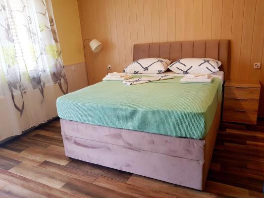 Ara-Kata Apartment บัชกา ภายนอก รูปภาพ