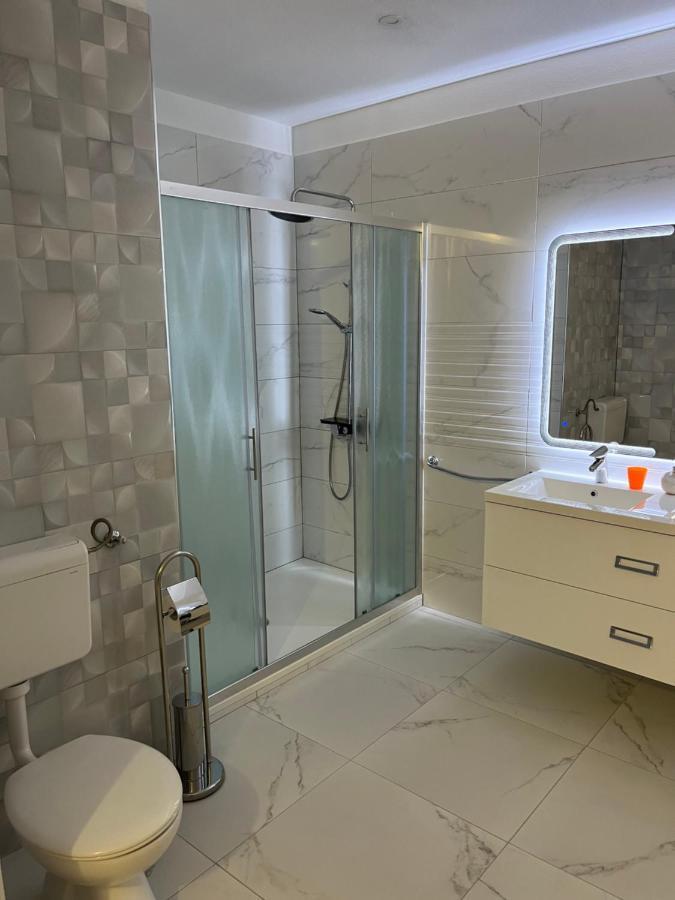 Ara-Kata Apartment บัชกา ภายนอก รูปภาพ